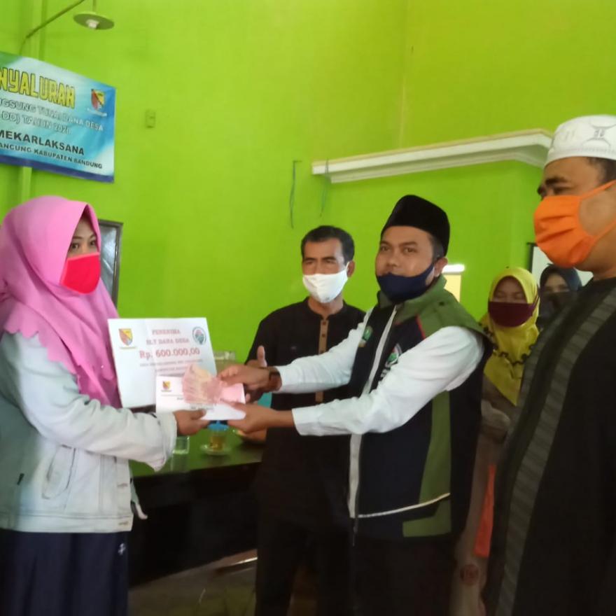 Pembagian BLT Tahap I Gelombang Ke - II Desa Mekarlaksana